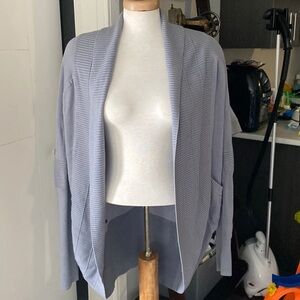 Lululemon sweater size medium